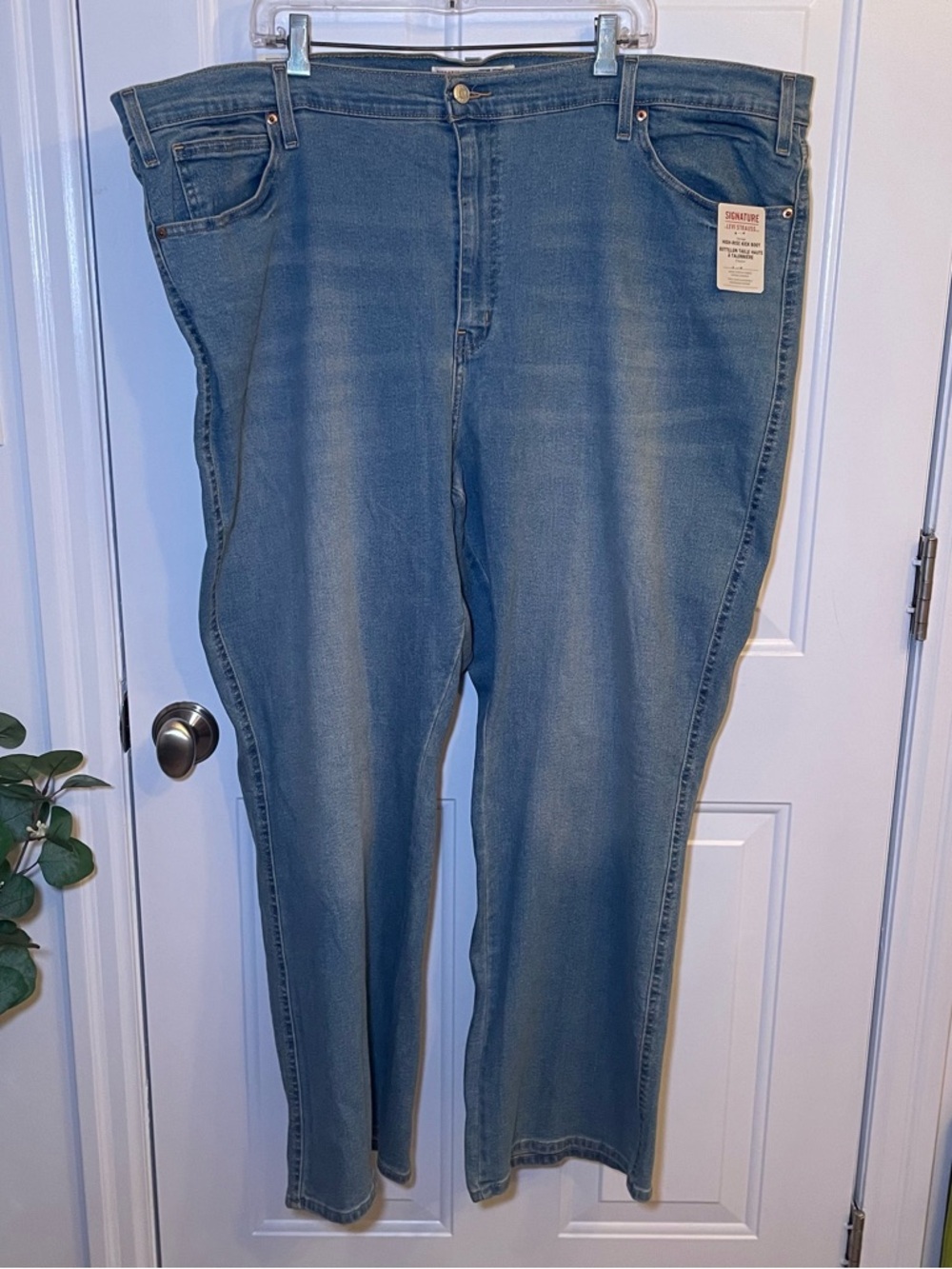 Signature by Levi Strauss Women's High Rise Kick Boot Light Blue Jeans